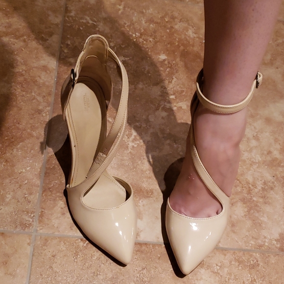 Zara Shoes - Zara beige patent leather strappy stiletto 36